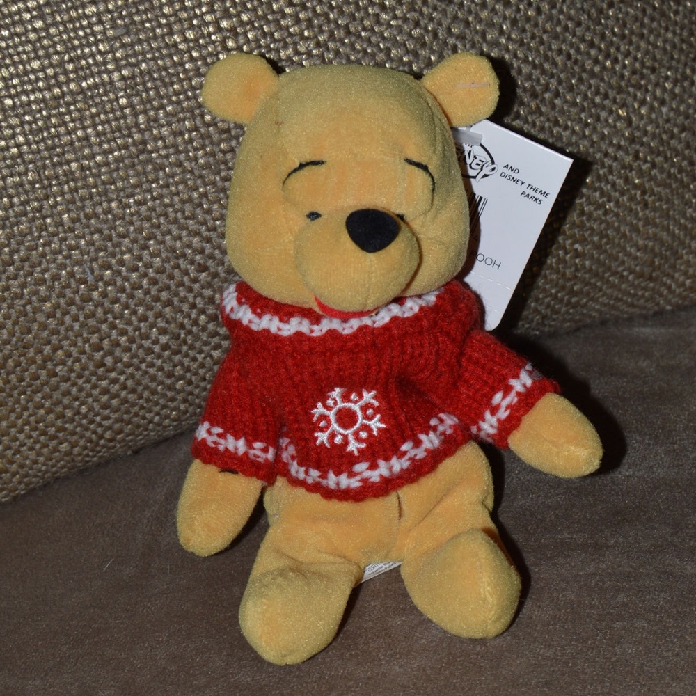 Snowflake Red Sweater Winnie the Pooh Disney Store Beanie ~ Christmas Plush